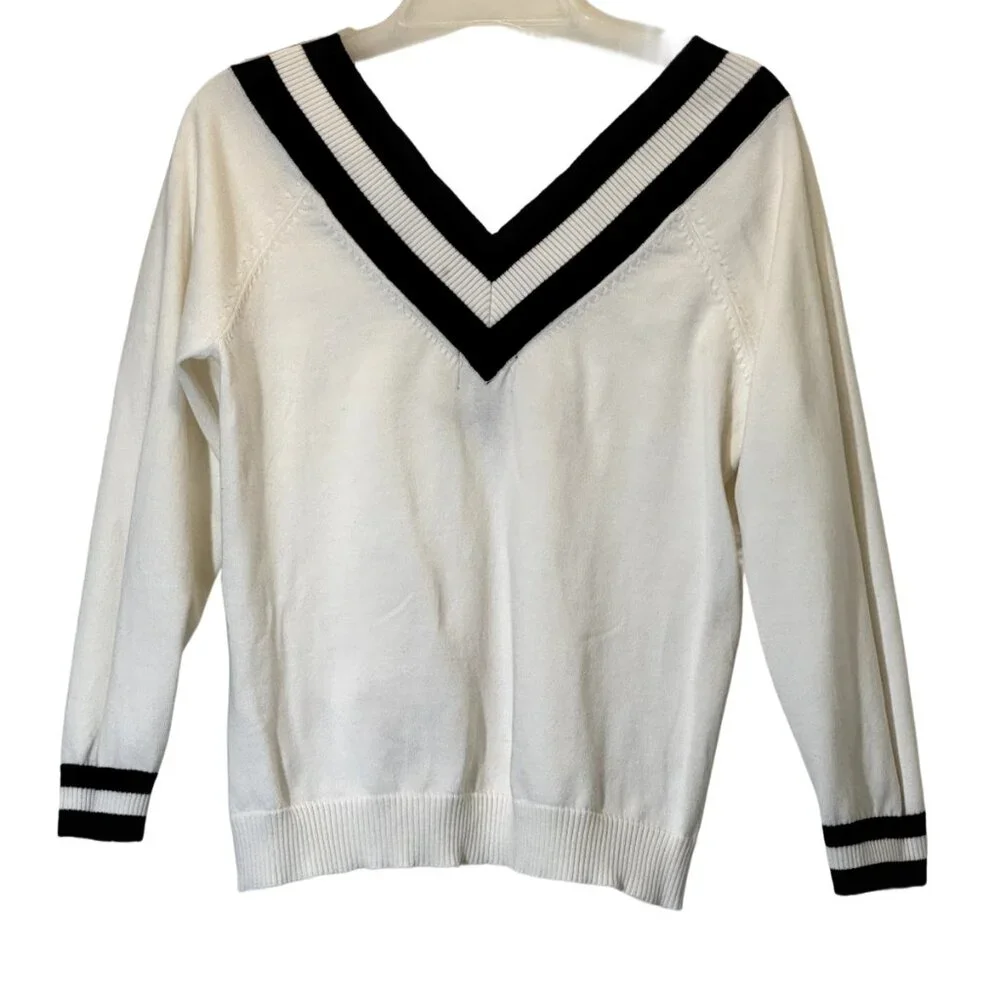 Women's Black | Cream V Neck Sweater Size: L